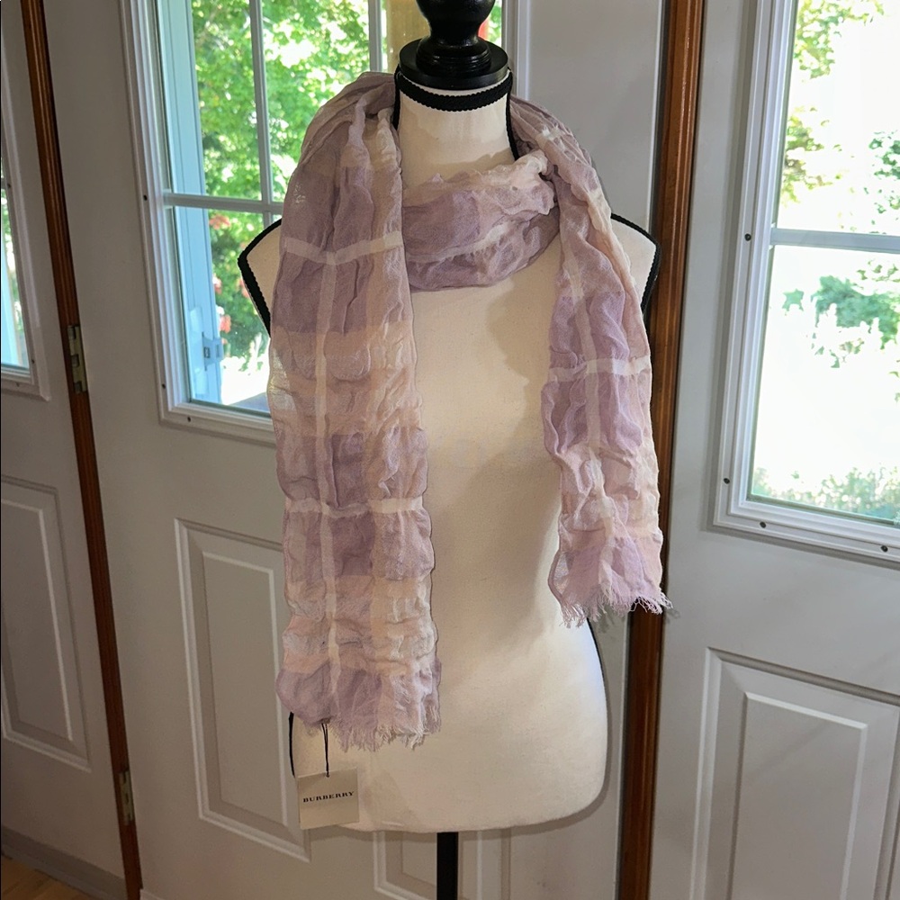 BNWT Burberry Lavender and Cream Wool/Cashmere/blend Scarf